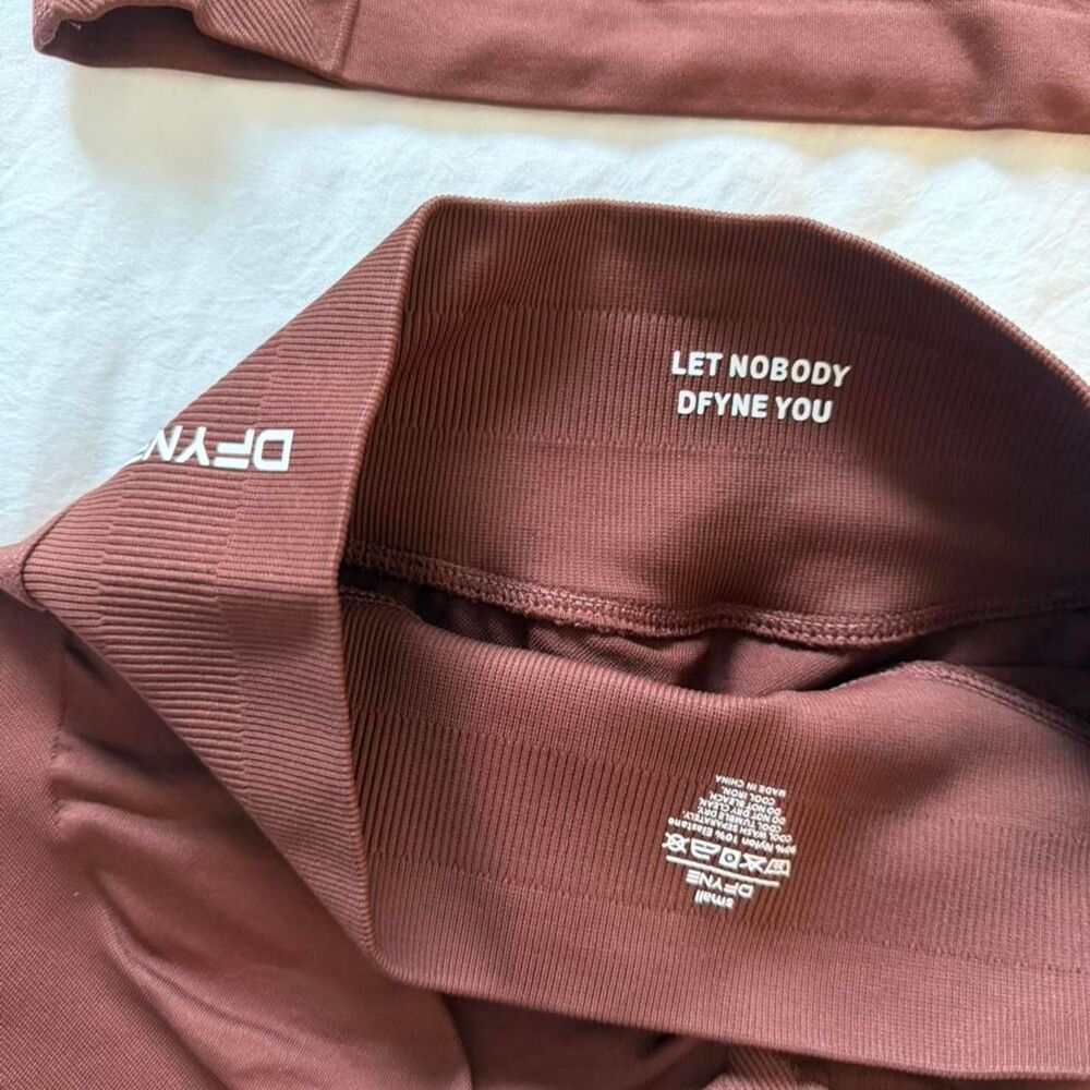 Dfyne Women's Brown Leggings - Picture 4 of 4